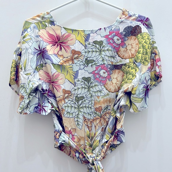 Floral crop top 🌸 - Picture 3 of 4